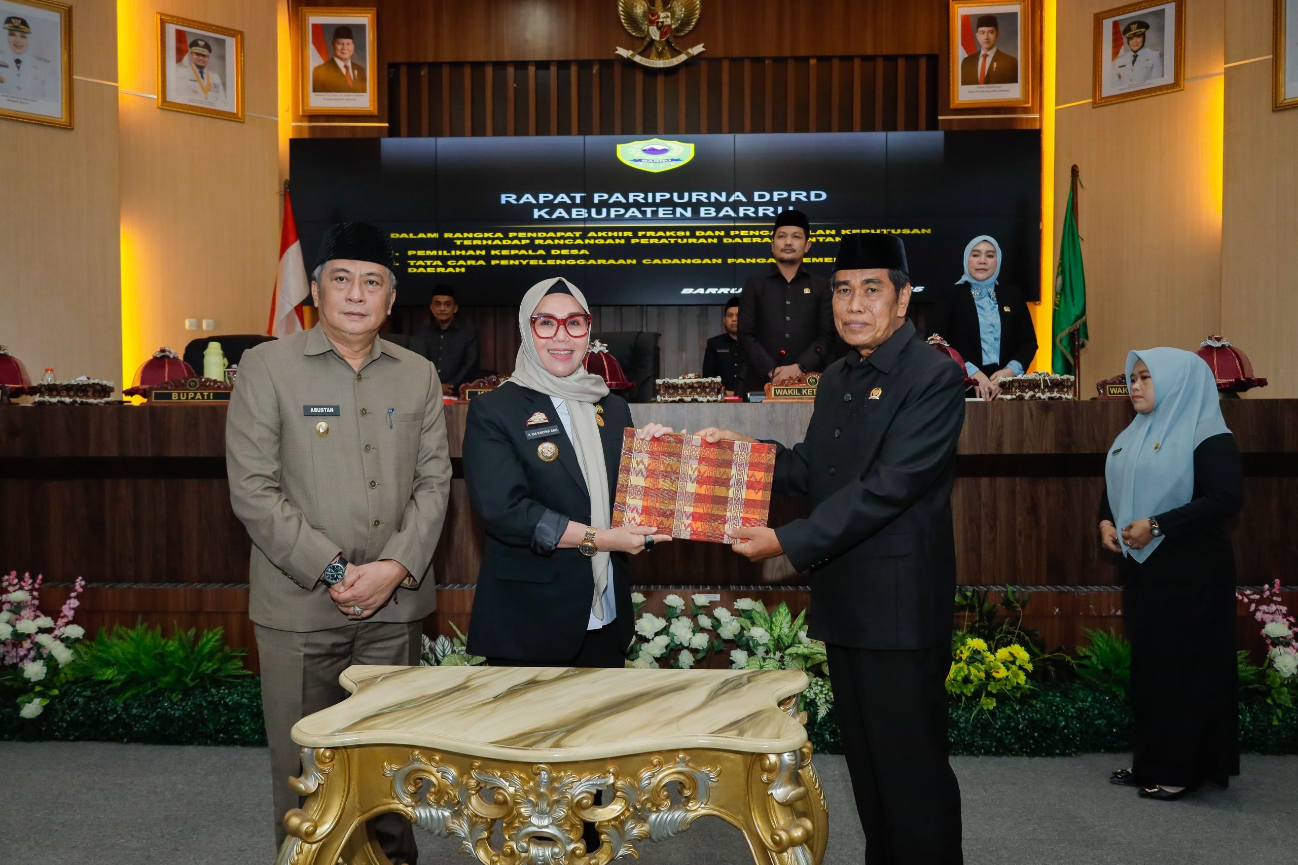 Bupati Andi Ina Menegaskan Bahwa Dua Perda Yang Ditetapkan Merupakan Perda  Inisiatif DPRD Kabupaten Barru -
